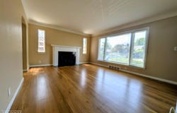 2168 Allard Road, Grosse Pointe Woods, MI 48236