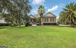 915 Riverview Drive E, St. Marys, GA 31558