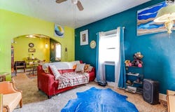 828 E 4th Ave, Hutchinson, KS 67501