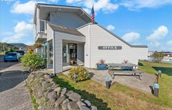 2316 BEACH Dr, Seaside, OR 97138