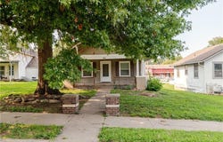 905 Parallel Street, Atchison, KS 66002