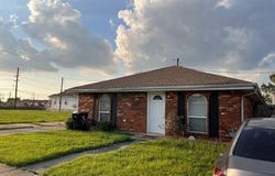 313 E MAGNOLIA Drive, Chalmette, LA 70043