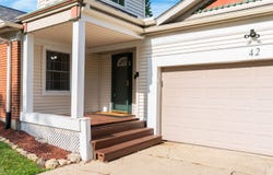 42 Circle Dr W, Montgomery, IL 60538