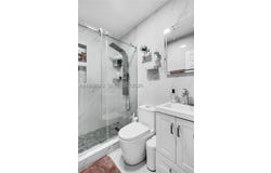174 E 40th St, Hialeah, FL 33013