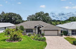 21526 KING HENRY Avenue, LEESBURG, FL 34748