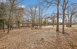 309 Stolle Ln, Flatonia, TX 78941