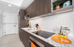 159 NE 6th St, Miami, FL 33132
