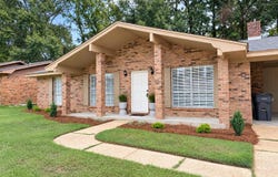 206 W Ray Dr, Hattiesburg, MS 39402