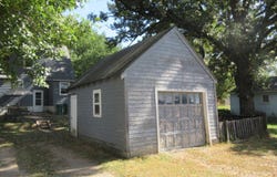 229 River St, Jackson, MN 56143