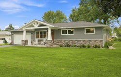 207 S Rowland Avenue, Leesburg, IN 46538