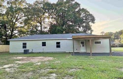 217 7th Ave, Atmore, AL 36502