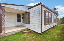 1136 N Starkweather St, Pampa, TX 79065