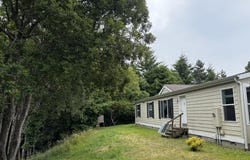 229 N Main St, Coos Bay, OR 97420-3382