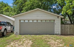 407 E 7th Street, Cameron, TX 76520