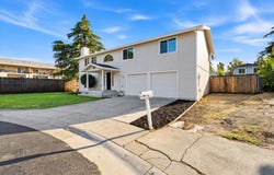 305 Castle CT, ROSEVILLE, CA 95678