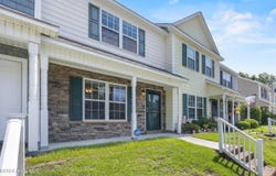 27 E Doris Avenue, Jacksonville, NC 28540