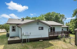 112 Pleasant Ave, Surrey, ND 58785