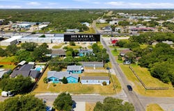 203 S 6th Street, Rockport, TX 78382