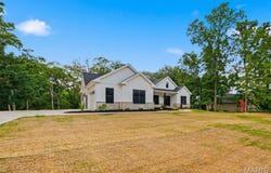 15 Woodline Drive, Winfield, MO 63389