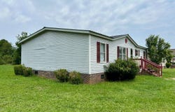 1809 E Main St Ext, Bennettsville, SC 29512