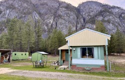 5 STECKER Rd, LAURIER, WA 99146