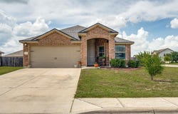 1618 Woodlands Dr, Kyle, TX 78640