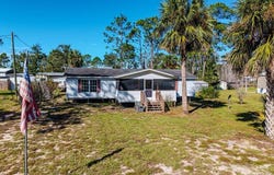 105 Ninth St, Steinhatchee, FL 32359