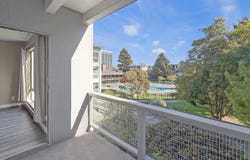 6 Commodore Drive, Emeryville, CA 94608