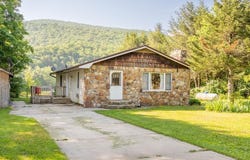 130 Plum Ln, Bastian, VA 24314