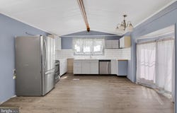 23 MAPLE DR, NEWARK, DE 19713