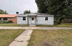 209 W John St, Newberry, MI 49868