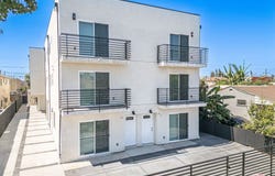 636 W 76th St, Los Angeles, CA 90044