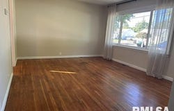 582 CHERRY Street, Jacksonville, IL 62650