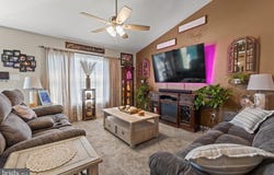 112 LARRY Way, BUNKER HILL, WV 25413