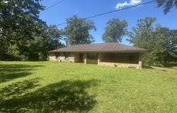 20 Red Lenoir, Picayune, MS 39466