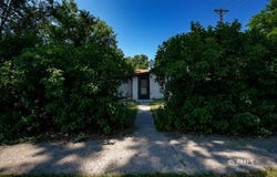 390 N 8TH AVE, Forsyth, MT 59327