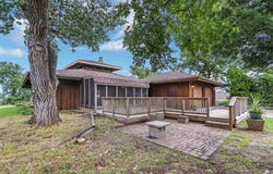 2910 Lakewood Drive, Manhattan, KS 66503