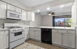 2513 E Lakeshore Drive, Crown Point, IN 46307