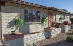 1031 S La Pera, Green Valley, AZ 85614