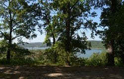 Cliffside Drive lot: 10, Galena, MO 65656