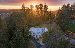 601 TELEGRAPH Dr, CoosBay, OR 97420