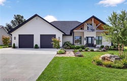 123 Vals Lane, Frontenac, KS 66762