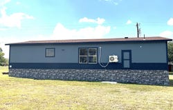 611 E Broadmore Avenue, Wills Point, TX 75169
