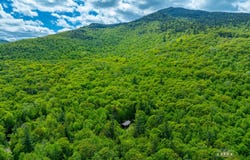 429 Bartlett Road, Keene, NY 12942