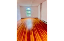 7 Wallingford Square, Kittery, ME 03904