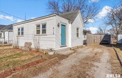 612 S LINCOLN Street, Divernon, IL 62530