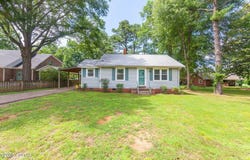 371 Bolivar Highway, Jackson, TN 38301