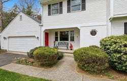 44 Canterbury Ln, Longmeadow, MA 01106