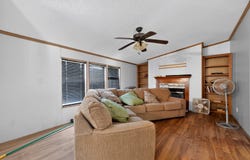 400 6th St, Belpre, OH 45714