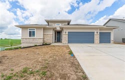 1383 N 163rd Circle, Basehor, KS 66007